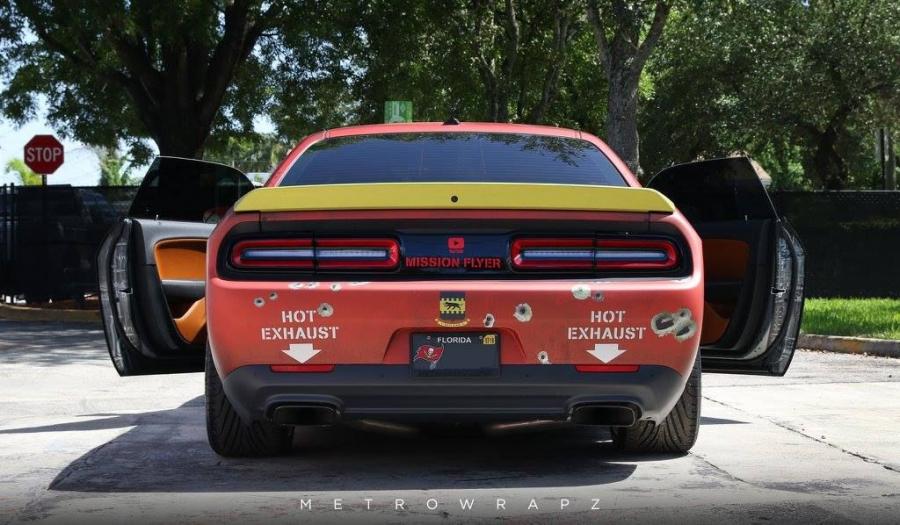  Dodge Challenger SRT Hellcat Bomber by MetroWrapz 2017 года  (фото 6 из 8)